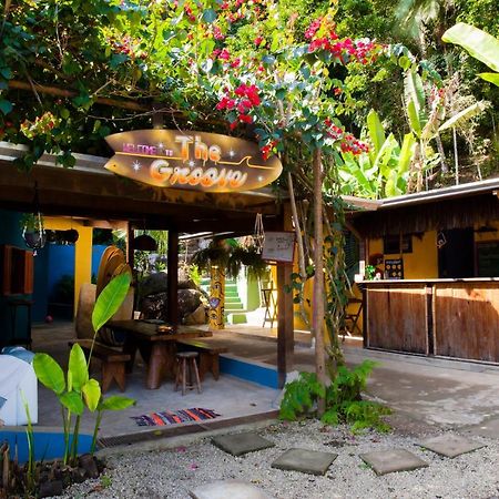 Sintonia Surf Hostel E Bar Ubatuba Exterior photo