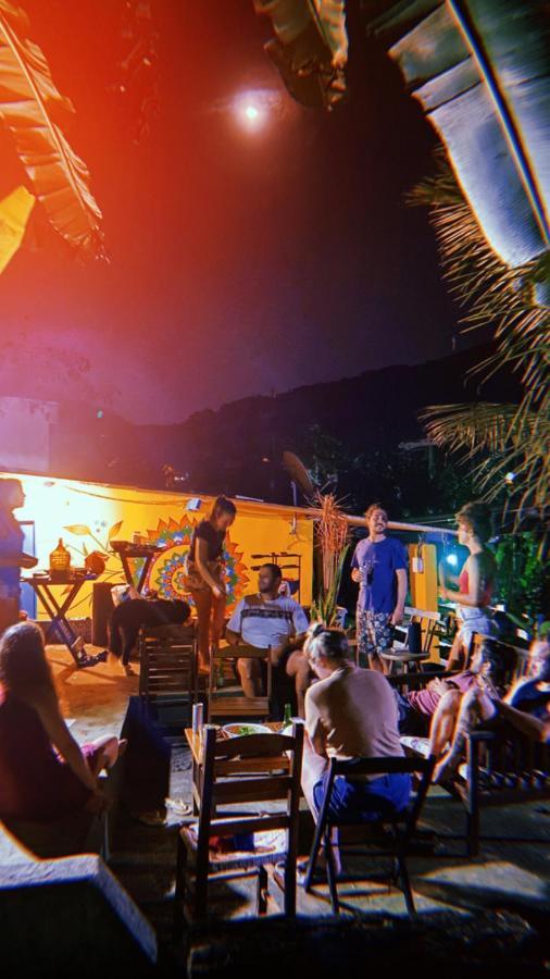 Sintonia Surf Hostel E Bar Ubatuba Exterior photo